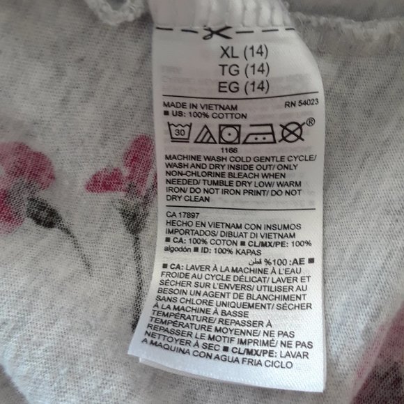 ❤️ Old Navy Silver Floral Print High Low Top 2/$15 - Picture 12 of 12